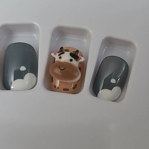 3D Cow Press On Nails - Picture 16 of 17